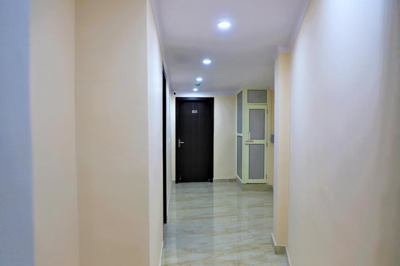 Airport Hotel Shivaka Inn New Delhi Exterior photo