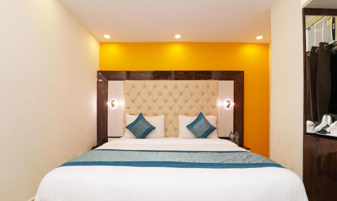 Airport Hotel Shivaka Inn New Delhi Exterior photo
