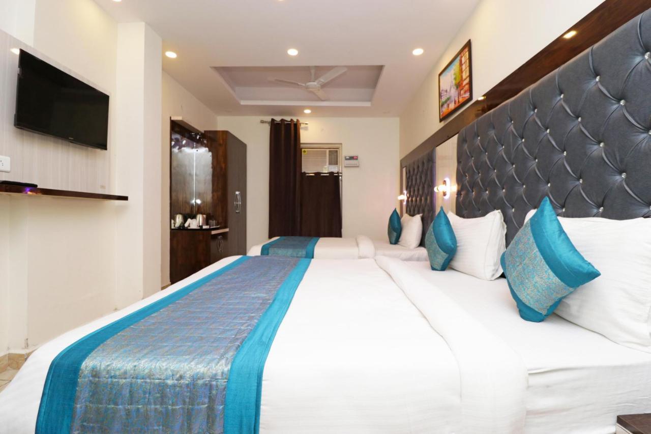 Airport Hotel Shivaka Inn New Delhi Exterior photo