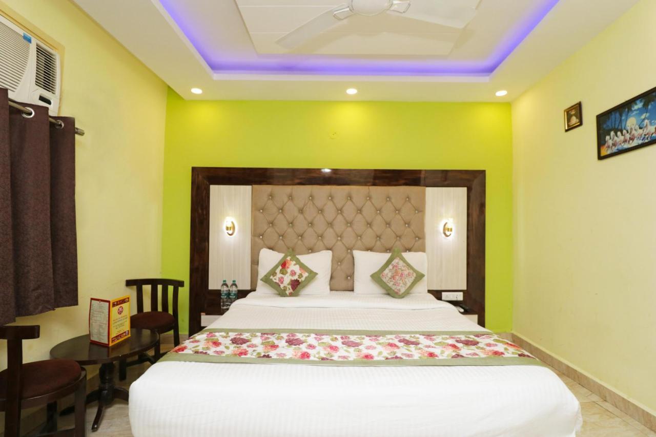 Airport Hotel Shivaka Inn New Delhi Exterior photo