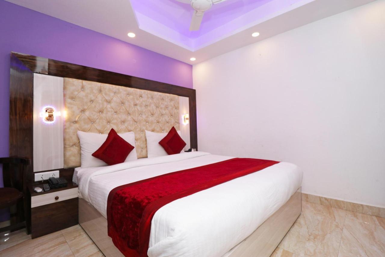Airport Hotel Shivaka Inn New Delhi Exterior photo