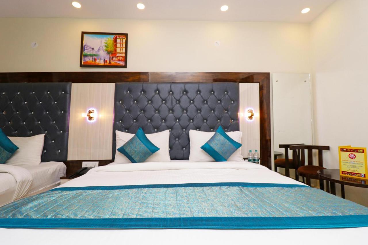 Airport Hotel Shivaka Inn New Delhi Exterior photo