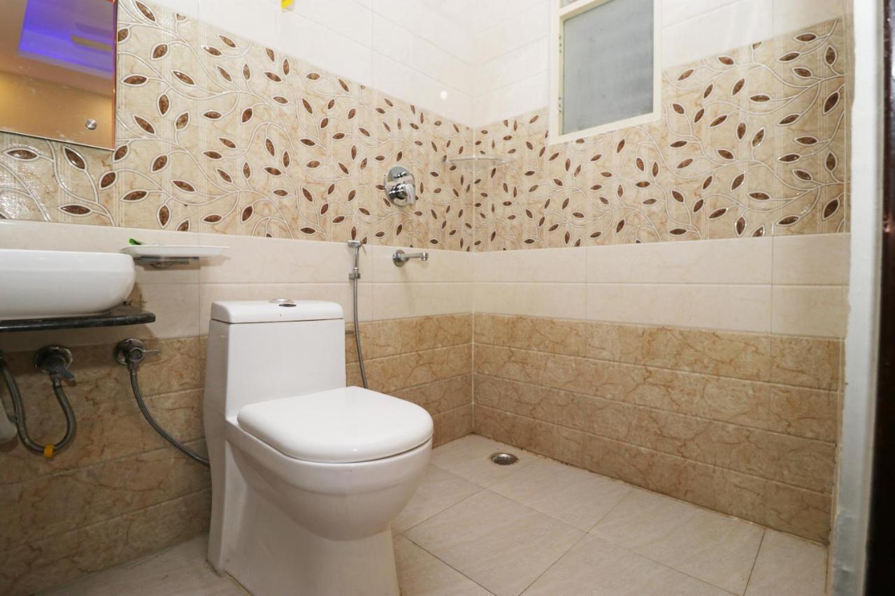 Airport Hotel Shivaka Inn New Delhi Exterior photo