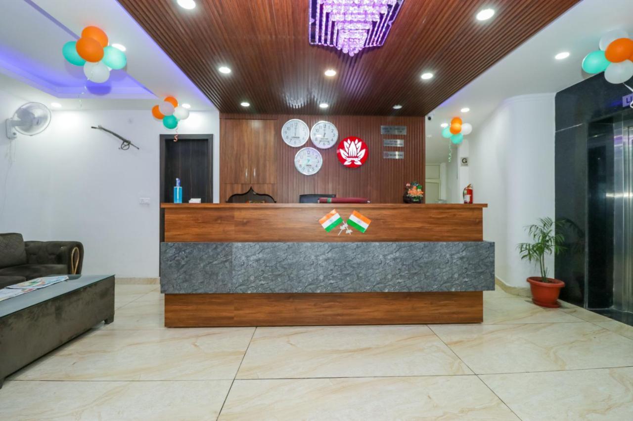 Airport Hotel Shivaka Inn New Delhi Exterior photo
